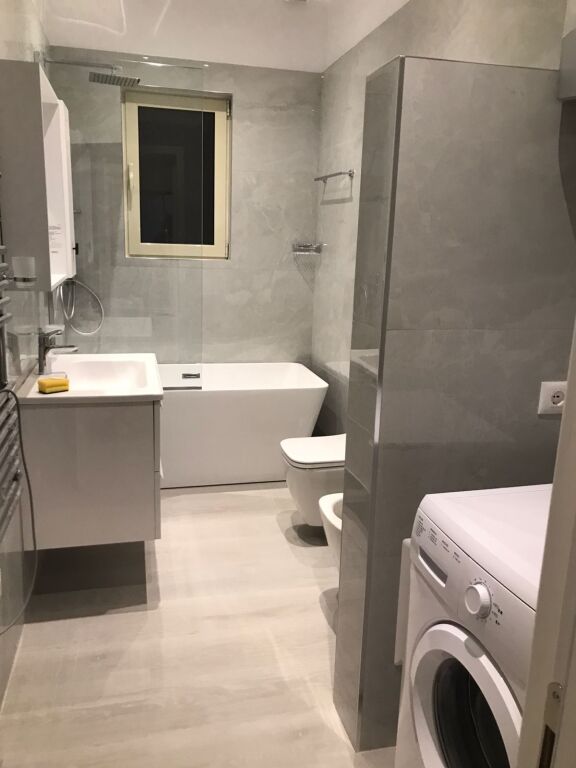 Super ap 2+1 at Zogu Zi (behind the dormitories)