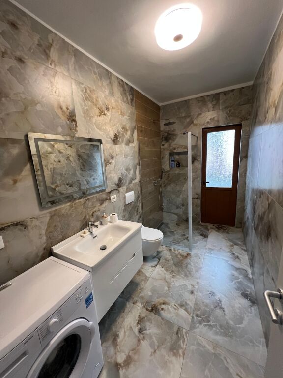 Apartament 2+1 tek Sheshi Wilson