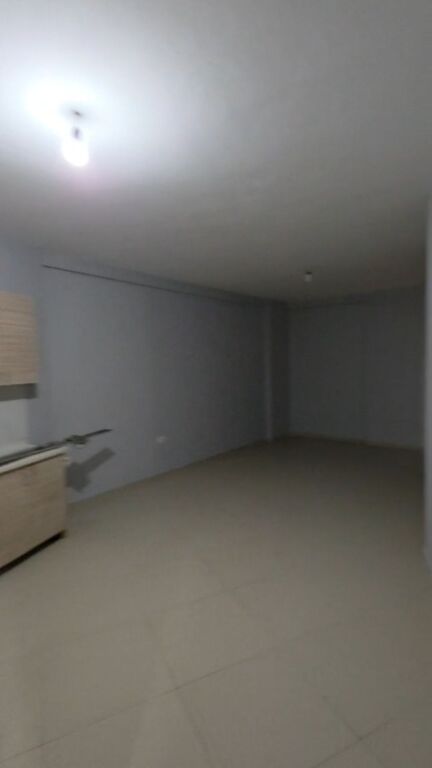 Astir , 2+1+2wc per qera bosh