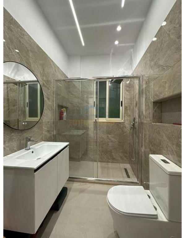 Shitet , Apartament 1+1 Unaza e re, Tirane