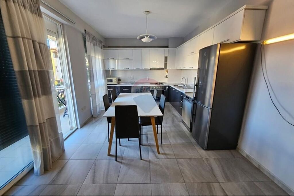 Jepet me qera Apartament 3+1+2 tek Garda ✨