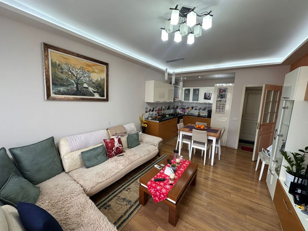 Apartament 2+1+2 per shitje , Astir afer Viles L