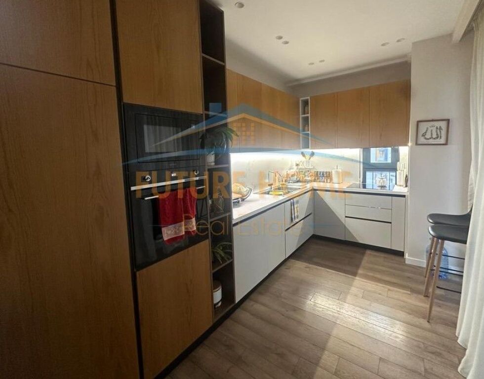 Rent, Apartment 3+1+2+Parking Space, Kosovarëve Street, Tirana