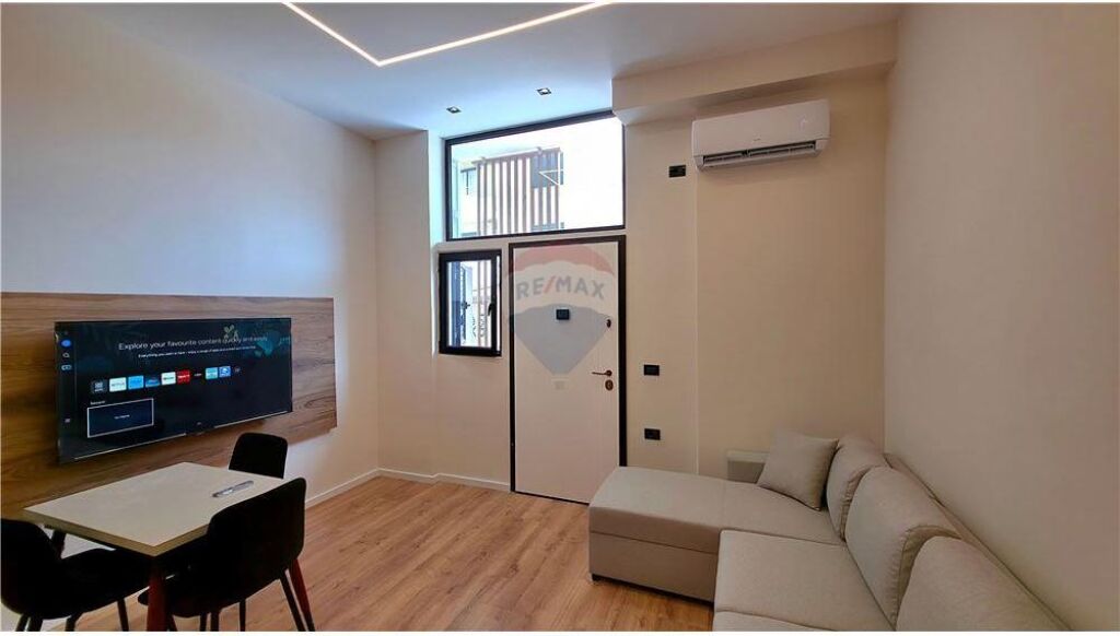 Apartament 1+1 për Shitje – Vija e Parë, Lungo Mare