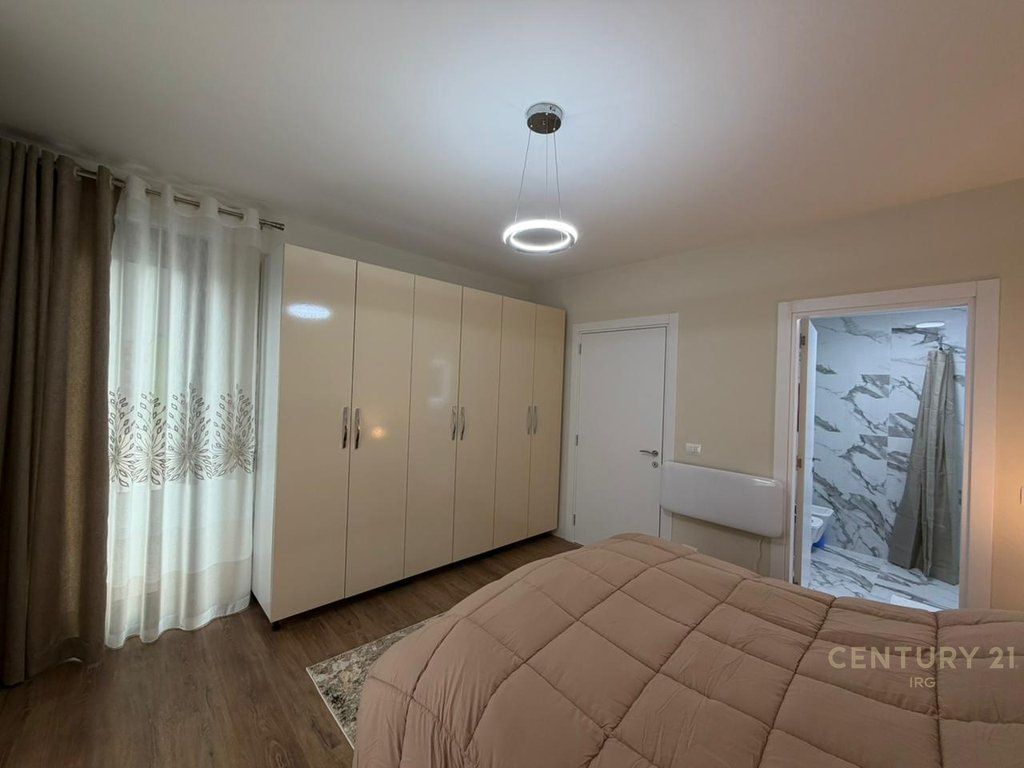 APARTAMENT 2+1+2 NE LAPRAK PER SHITJE