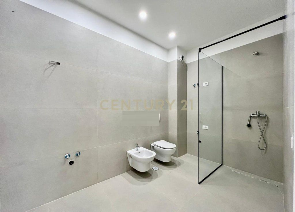 SHESIM SUPER APARTAMENT 2+1+2 me POST PARKIMI, LIQENI THATË‼️