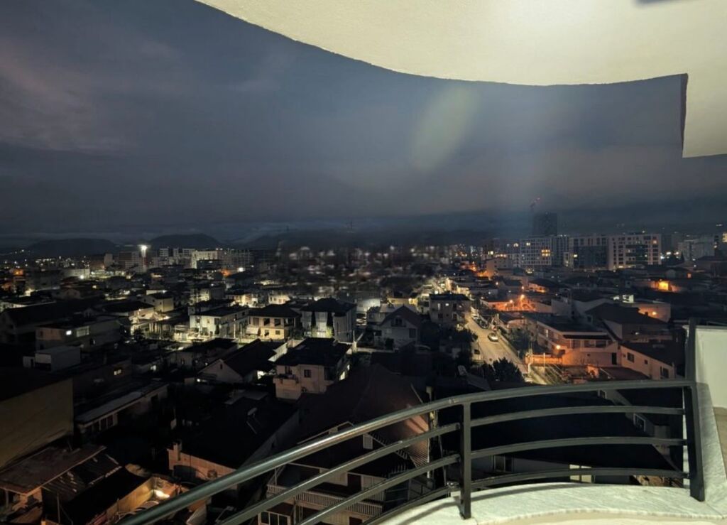 Appartamento 2+1 con posto auto in affitto vicino alla scuola Qazim Turdiu a Don Bosko.