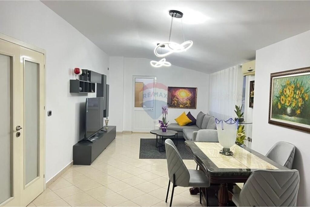 Apartament 2+1 per qira tek Liqeni i Thate!