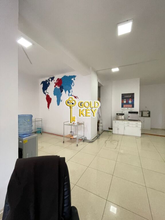 🏢 AMBIENT BIZNESI ME QERA POLIKLINIKA DURRES