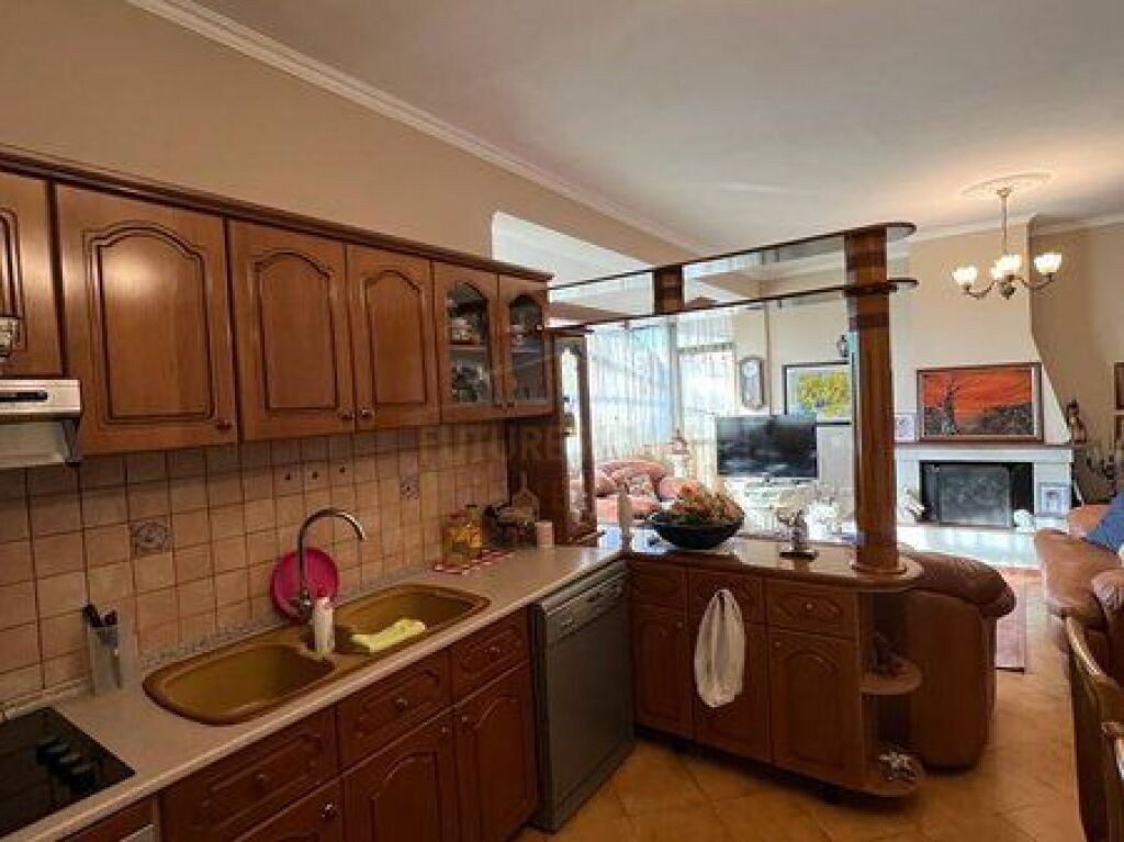 Shitet, Apartament 2+1, Zogu i Zi, Tirane