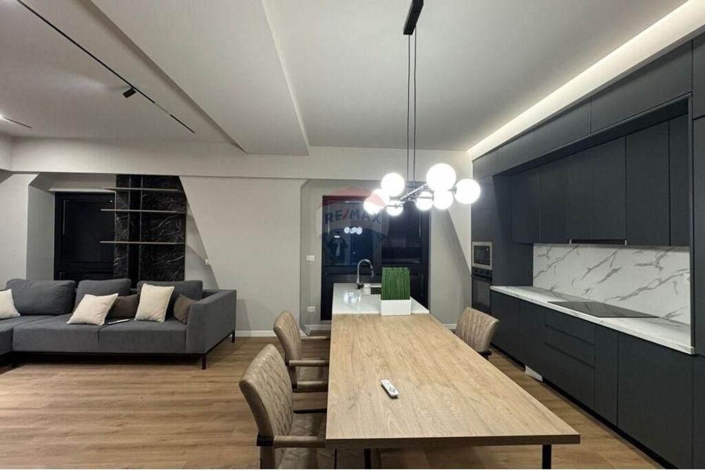 Apartament 2+1+2, Ndërtesa Tirana Garden