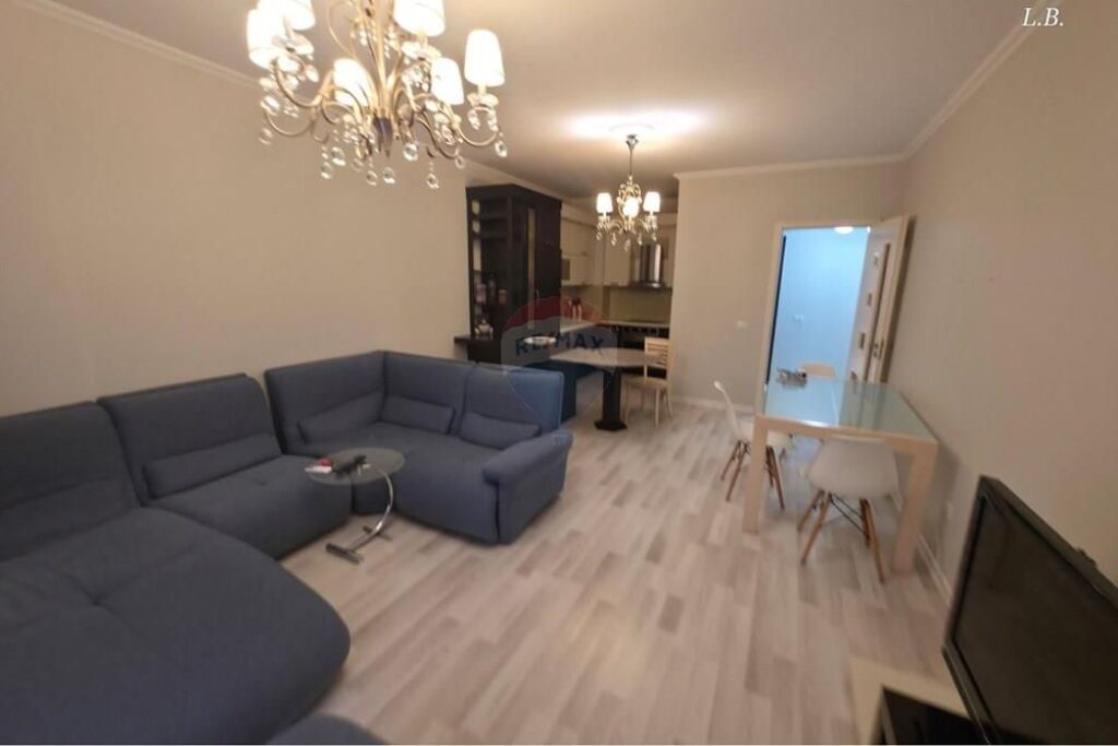 Jepet me Qira Apartament 2+1 – Komuna e Parisit