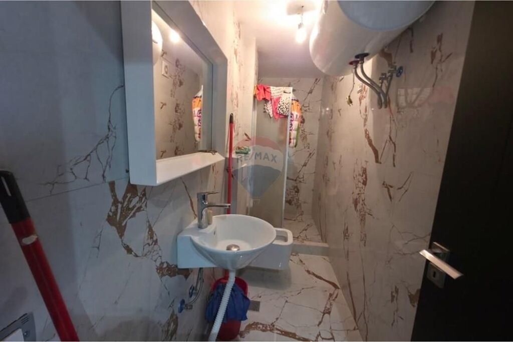 Locale per uffici in vendita a Tirana, nella zona del Centro