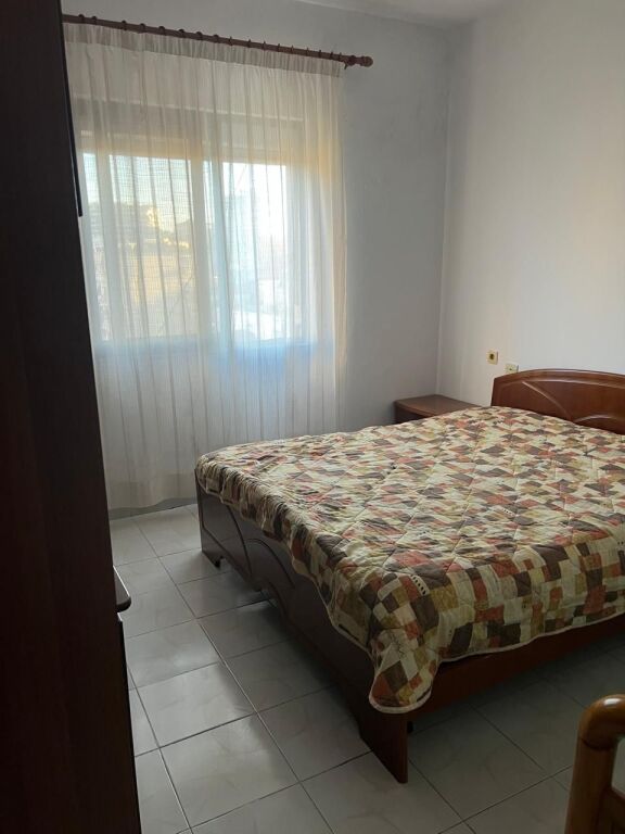 🏢Elbasan Street, near the American Embassy, a 2+1 furnished apartment is for rent, 50,000 Leke