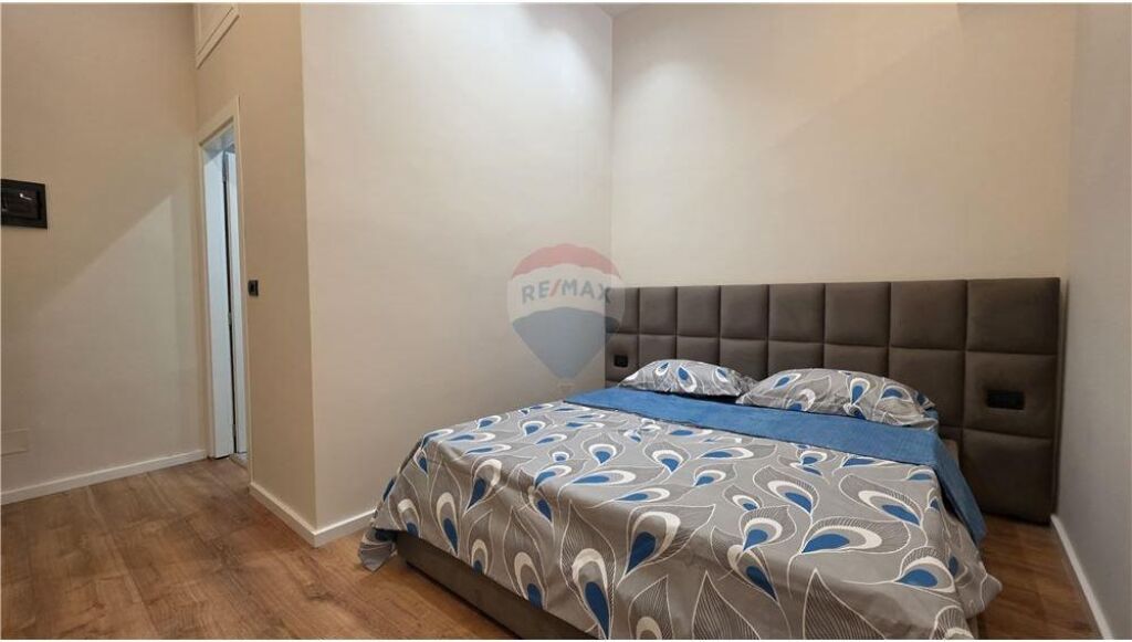 Apartament 1+1 për Shitje – Vija e Parë, Lungo Mare