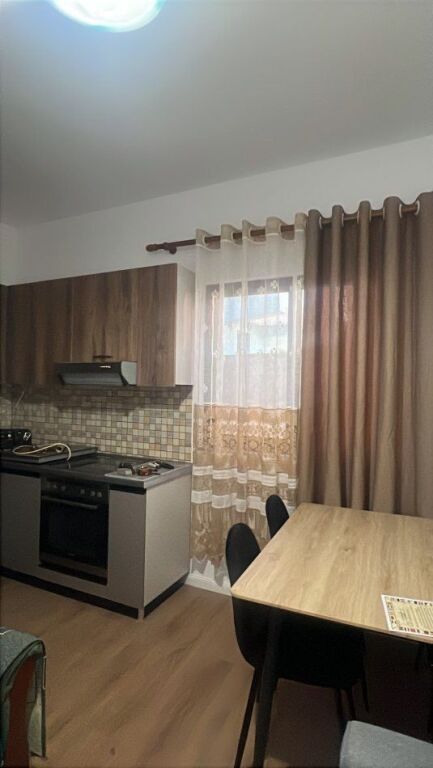 Jepet Me Qera Apartament 1+1+1 Ballkon