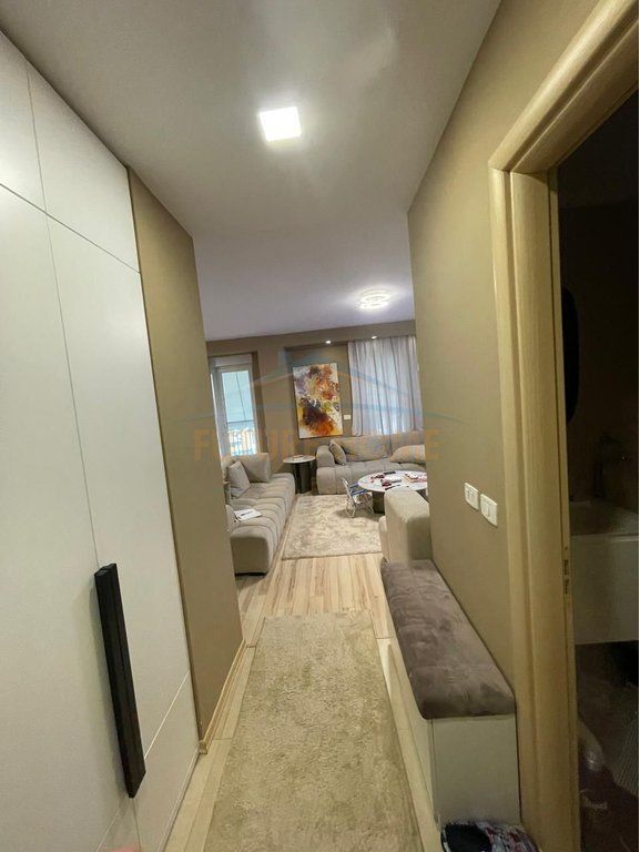 Shitet, Apartament 2+1+2, Qytet Studenti, Tiranë. PARK64327