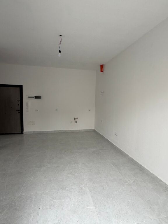 Appartamento super investito 1+1 in vendita nella zona di Shkëmbi i Kavajës 🌊