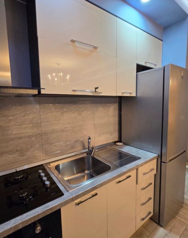 APARTAMENT ME QERA 1+1 ISH RESTORANT DURRESI 65.000 LEKE