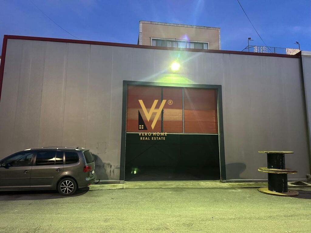 JEPET KAPANON 140 M2 ME QERA NE KASHAR 700 EURO