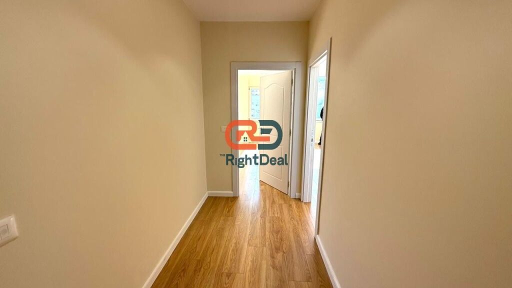 Tek Komuna E Parisit, Prane Cristal Center Shitet Apartament 1+1 Ideal Per Investim !