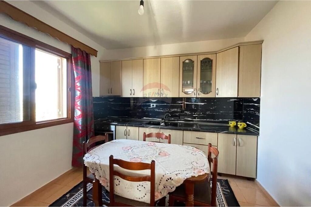 Shtëpi Private – Për Shitje, larg zhurmes dhe me pamje nga deti