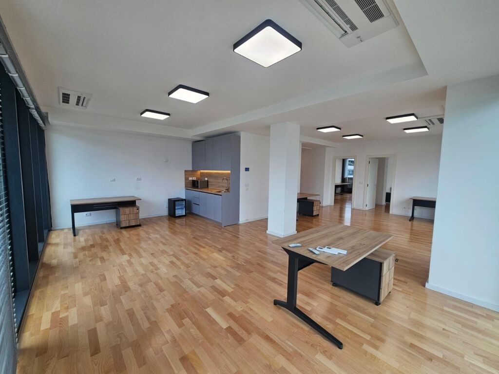 Lake View, Japim zyre per qira