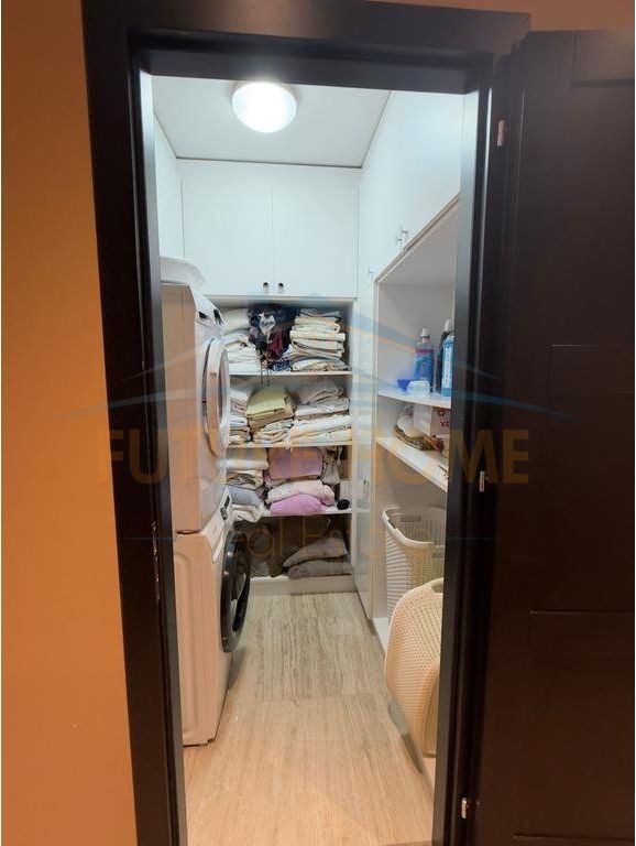 Shitje, Apartament 2+1, Ish Ekspozita