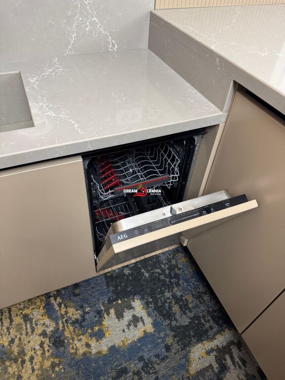 Jepet apartament 3+1+2 tualete me qera tek Tirana Garden Building ( ID 4231485 )