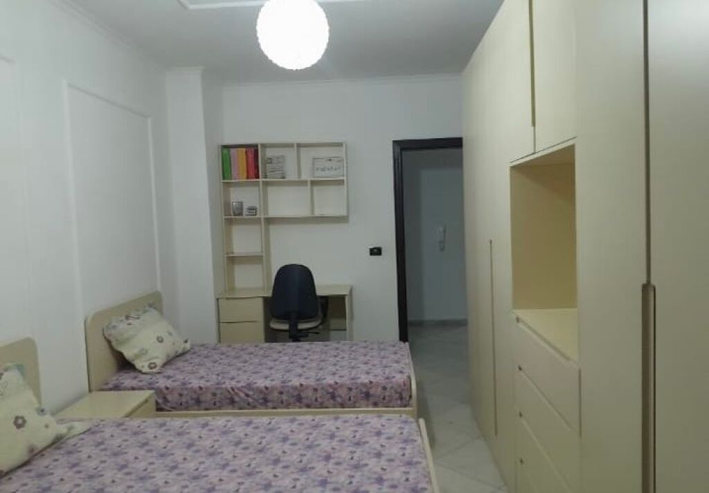 Jepet me qira 2+1+2 YZBERISHT 500 mije leke