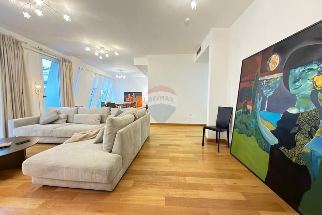 Apartament 3+1 në shitje Stadiumi Air Albania!