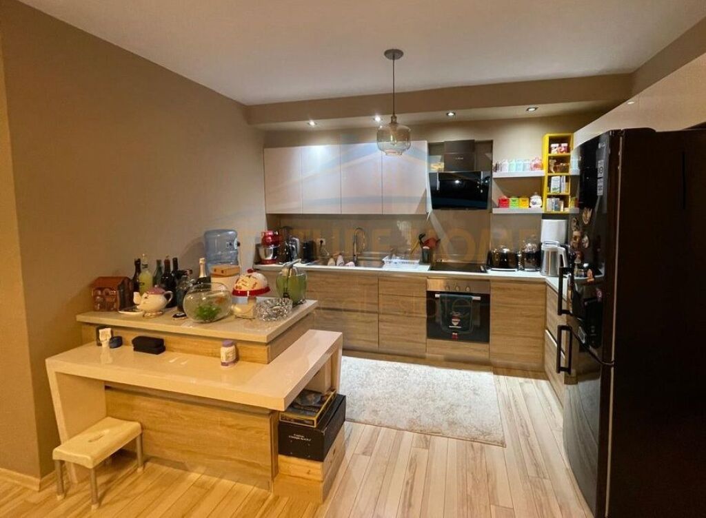 VENDESI APPARTAMENTO 2+1, CITTÀ DEGLI STUDENTI