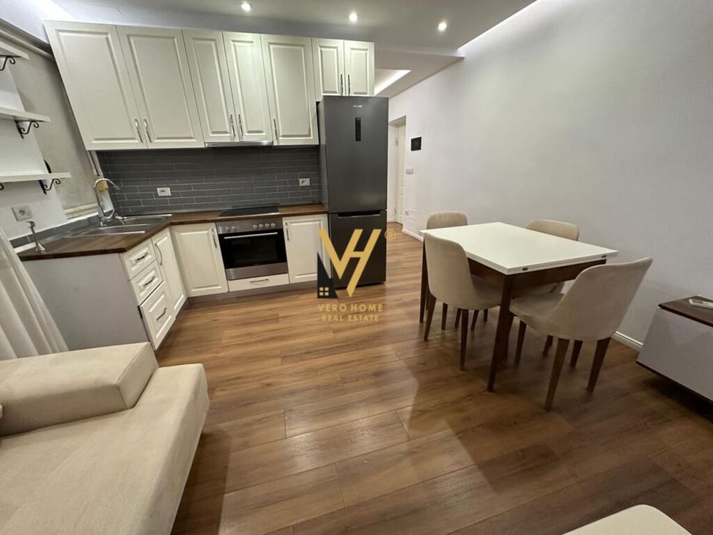 JEPET APARTAMENT 1+1+BLK ME QERA TE RRUGA E DIBRES 500 EURO