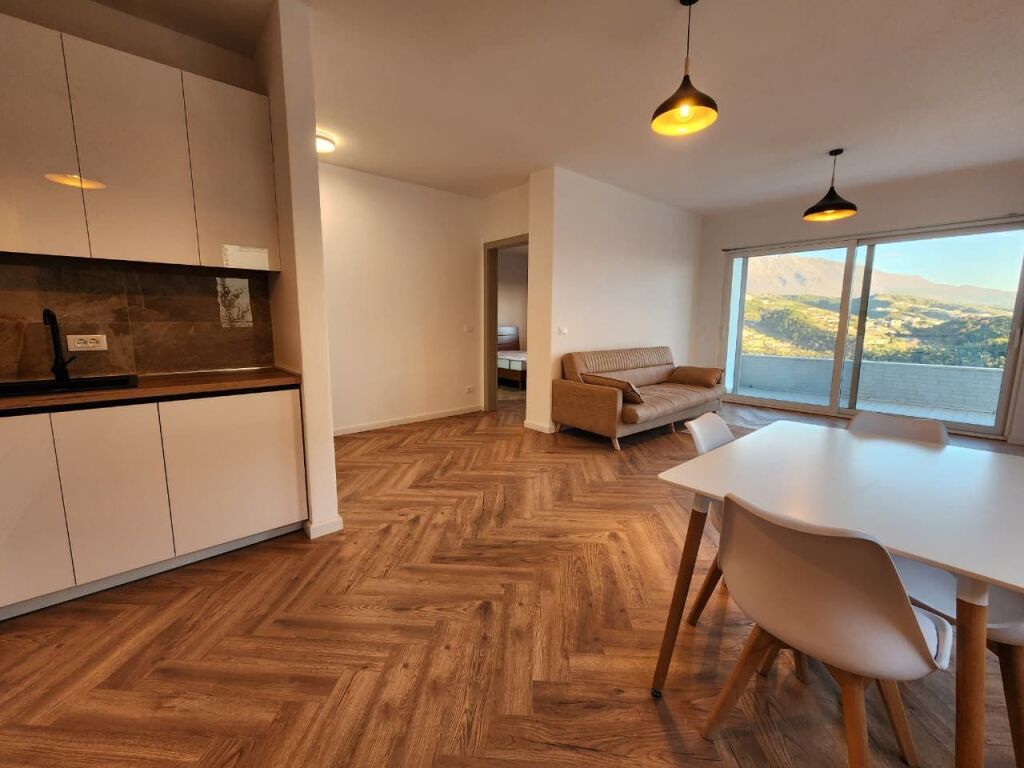 🏠 Jepet me Qera: Apt. 2+1+2 wc &amp; 1 Verand ( 📍Fresk - Muraga ) Sapo investuar || 100% e re ✨️ 500€ / Muaji 💶