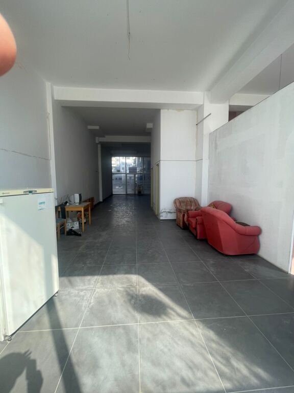 SHOP FOR SALE IN THE NEW RING  145 M2