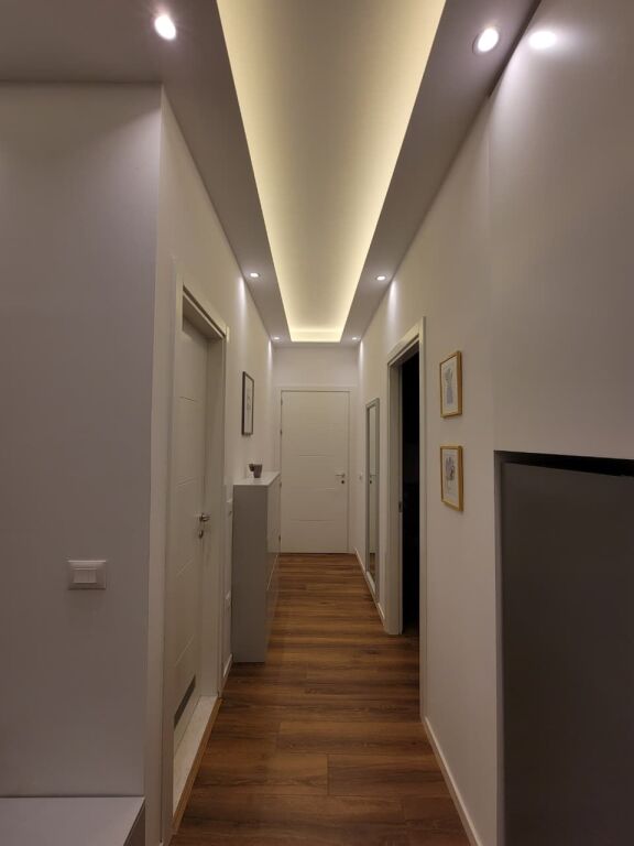 Jepet me Qira Apartament 1+1 tek Rruga e Durrësit !