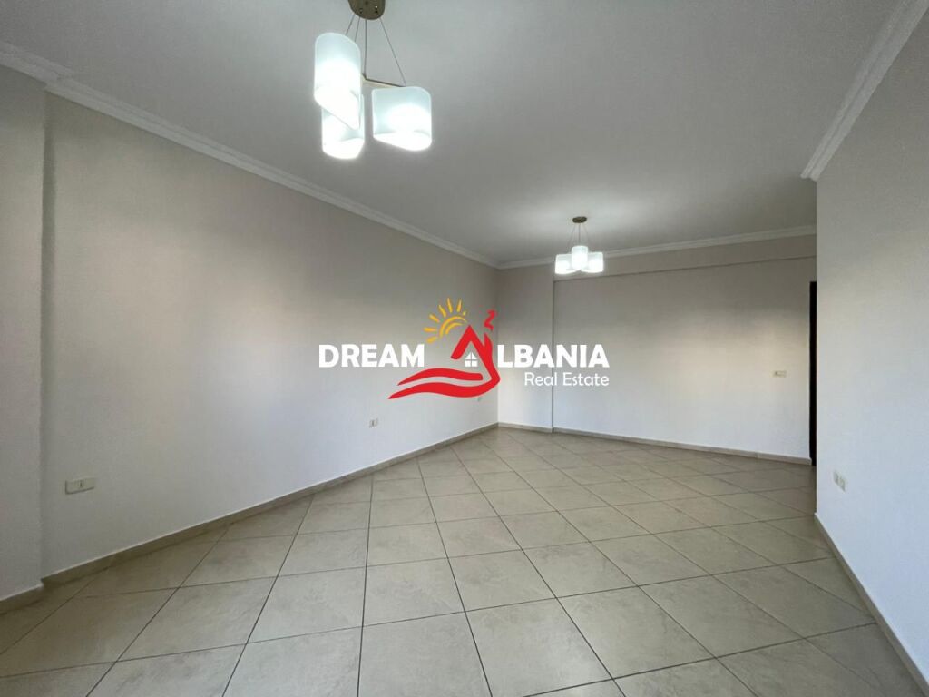 Jepet me qera ambient per zyra tek rruga e Kavajes, prane Garden Building (ID 42214500)