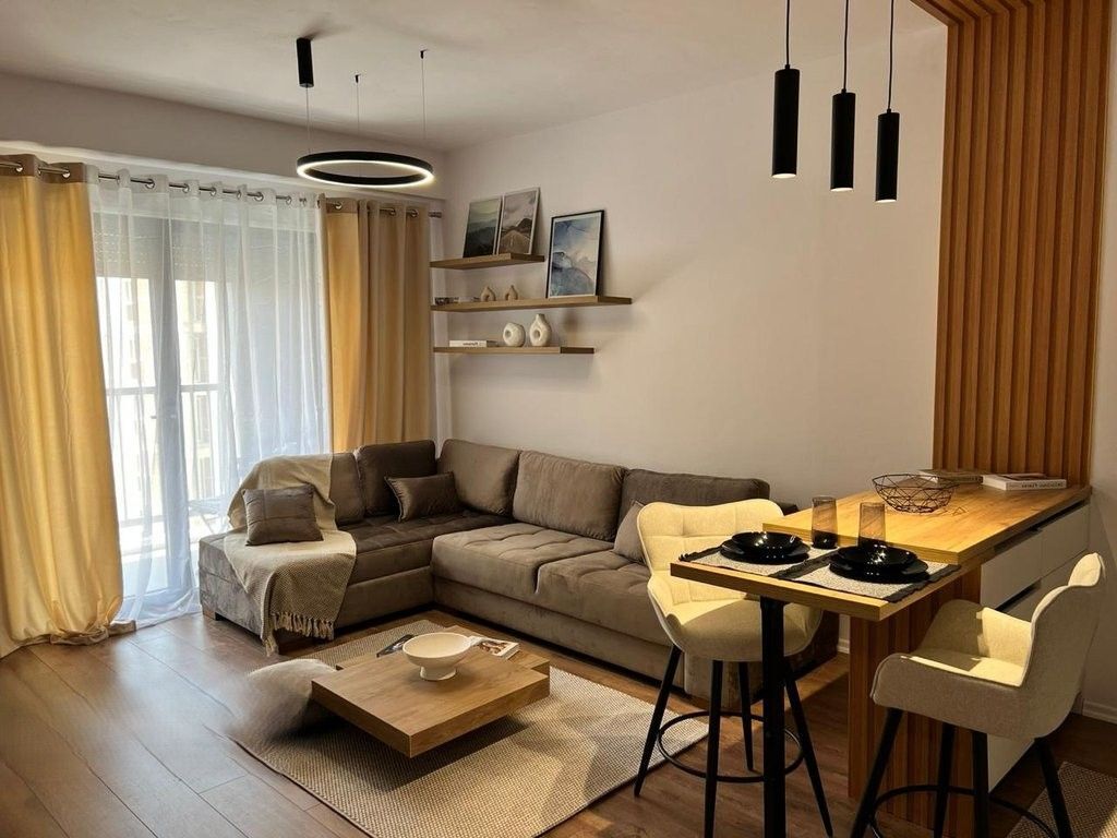 Apartament 1+1dhe post parkimi me qera tek Bulevardi i Ri 700 € /Muaj
