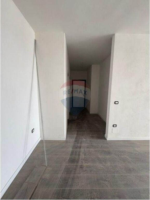 Apartament 3+1+2 +post parkimi Ish F.avacionit