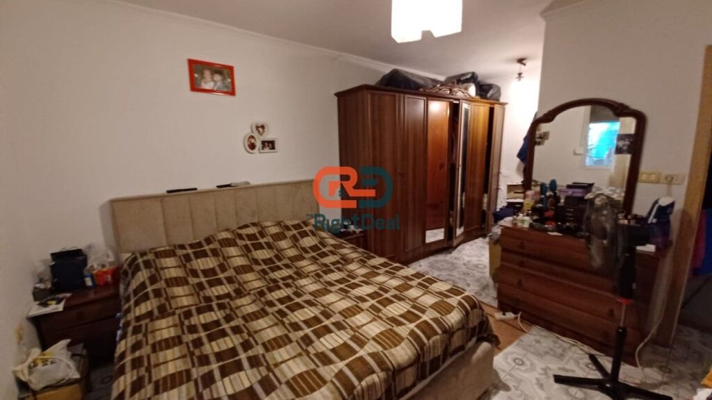 Ne Selite, Prane Tregut Ushqimor, Shitet Apartament 2+1 Me Planimetri Te Rregullt!!
