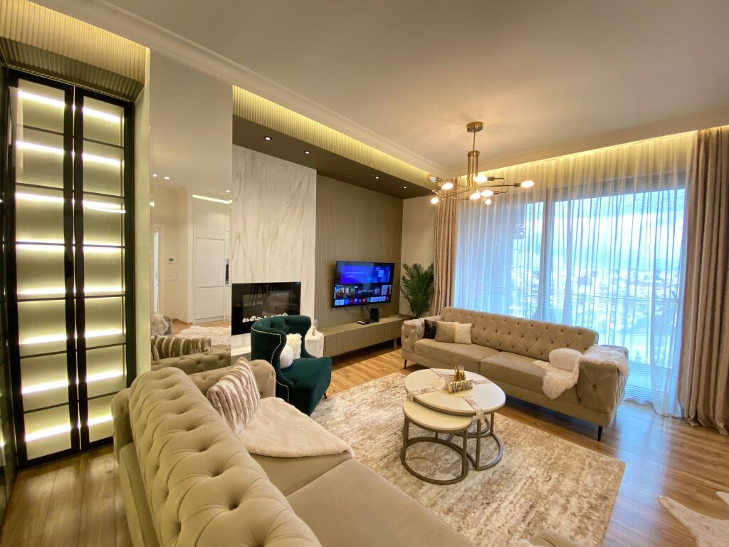 Apartament luksoz 2+1+🅿️,Rruga e Elbasanit prane Lion Park