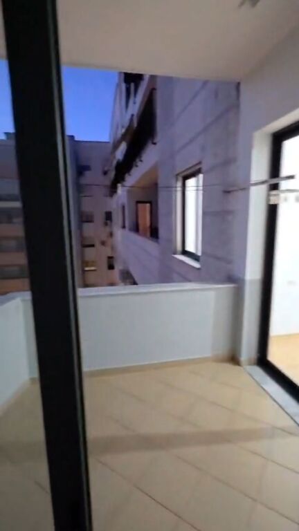 Astir , 2+1+2wc per qera bosh