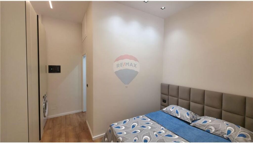 Apartament 1+1 për Shitje – Vija e Parë, Lungo Mare