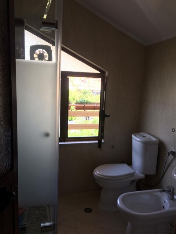 SHITET SHTEPI PRIVATE 3 KATESHE NE SHKOZE 250.000 EURO