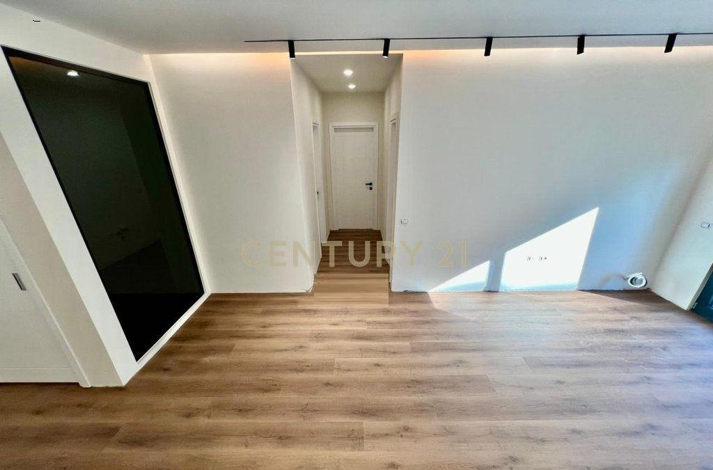 SHESIM SUPER APARTAMENT 2+1+2 me POST PARKIMI, LIQENI THATË‼️