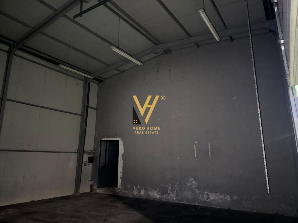 JEPET KAPANON 140 M2 ME QERA NE KASHAR 700 EURO