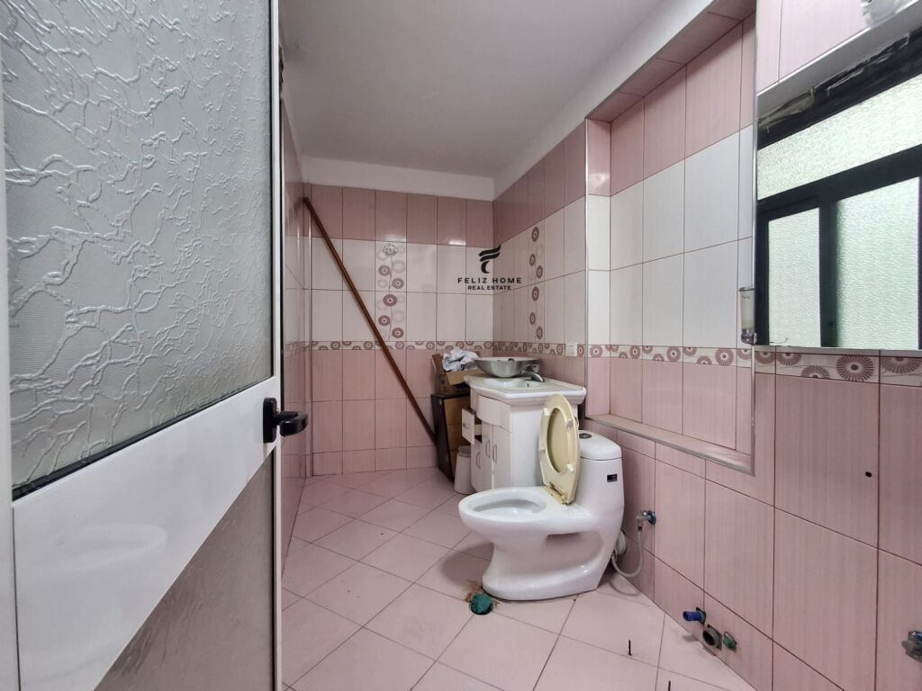 OFFICE FOR RENT 2+1 FORMER EXHIBITION 120,000 LEKE