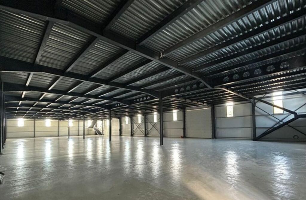 🏭 Kapanon industrial 2-katësh me qera