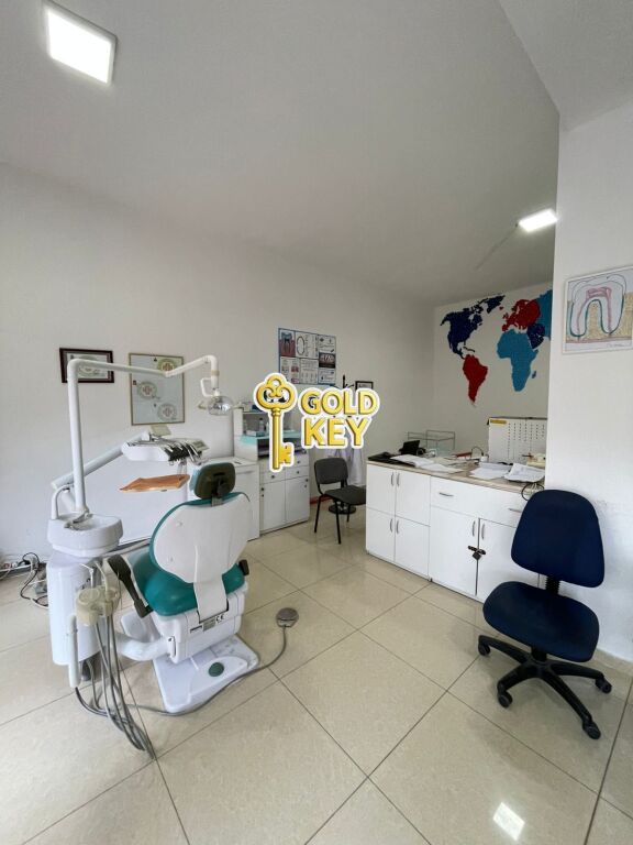 🏢 AMBIENT BIZNESI ME QERA POLIKLINIKA DURRES