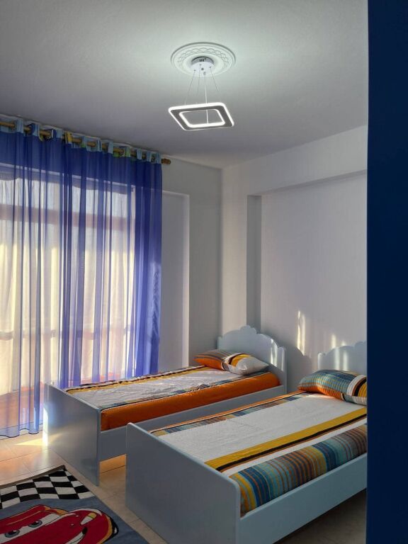 Jepet Me Qera Apartament 2+1+2 Tualete + 1 Ballkon+1 Post Parkimi